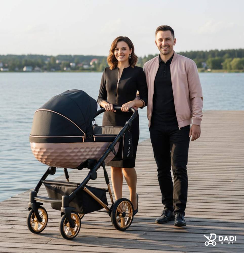 Adbor OXV 3D – wielofunkcyjny wózek dziecięcy 2w1 w kolorze 01, sesja plenerowa nad jeziorem, dostępny online w Dadi Shop