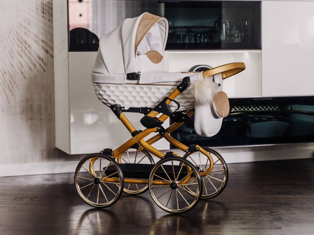 Stylowy wózek dla lalek duże retro koła Adbor Lulu biały – składany model z gondolą jak prawdziwy.