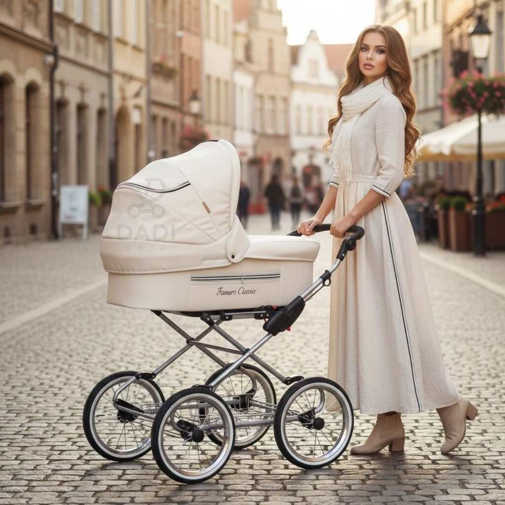 Piękna młoda kobieta prowadzi wózek dziecięcy retro Fanari Classic, na brukowej ulicy w centrum miasta.