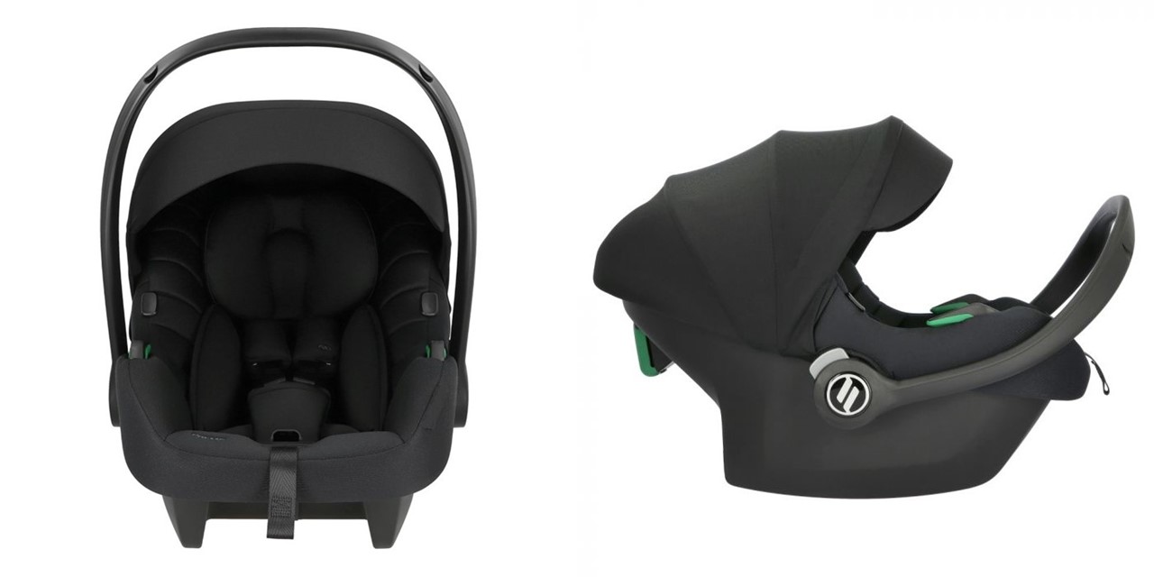 Profil czarnego fotelika Avionaut Cosmo, pokazujący miękkie tapicerowane siedzisko i ergonomiczny kształt dla dziecka.