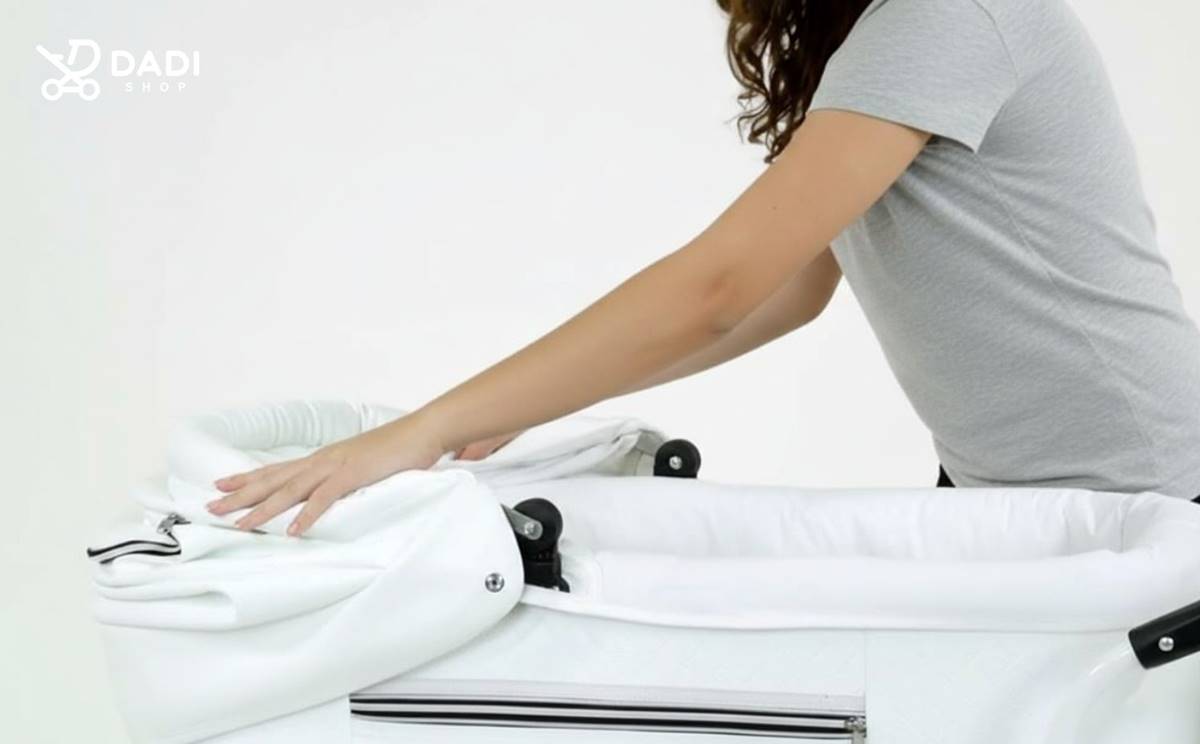 Prezentacja funkcjonalności daszka w wózku 2w1 Baby Fashion Isabell.