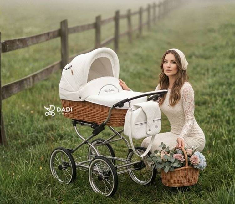 Wózek wielofunkcyjny Scarlett NW-2 w modowej sesji lifestyle w stylu vintage
