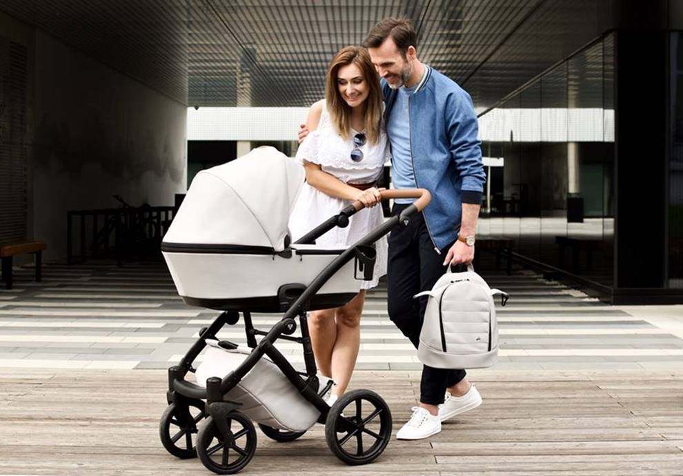 Wózek Junama Space z przestronną gondolą – wygodny wybór na codzienne spacery z dzieckiem, łączący funkcjonalność z elegancją – Dadi Shop