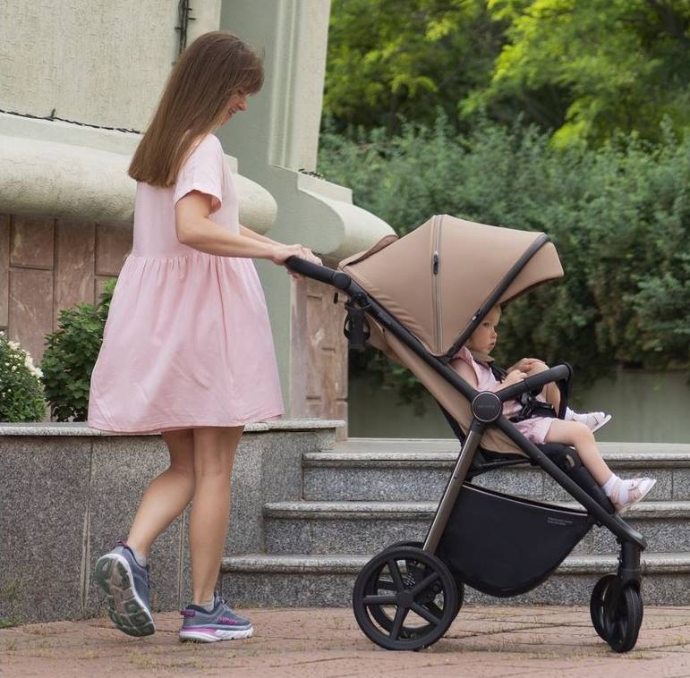 Carrello Bravo Plus opinie – elegancki wygląd, lekka konstrukcja, regulacje i łatwe w czyszczeniu materiały.