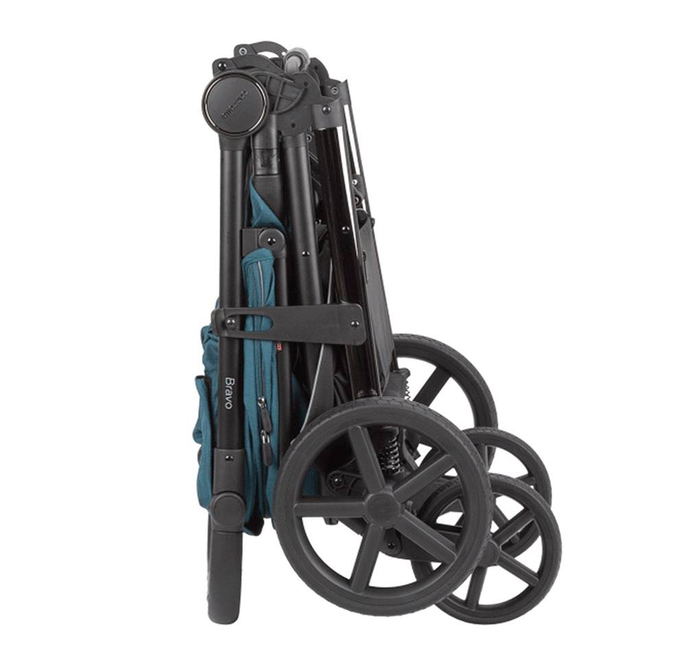 Carrello Bravo Plus Oxford Blue – złożony stelaż wózka spacerowego, kompaktowy i łatwy do przechowywania.