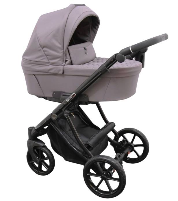 Wózek dziecięcy Coletto Dante 3w1 taupe z czarną ramą – elegancki zestaw podróżny 3w1 z gondolą, spacerówką i fotelikiem.
