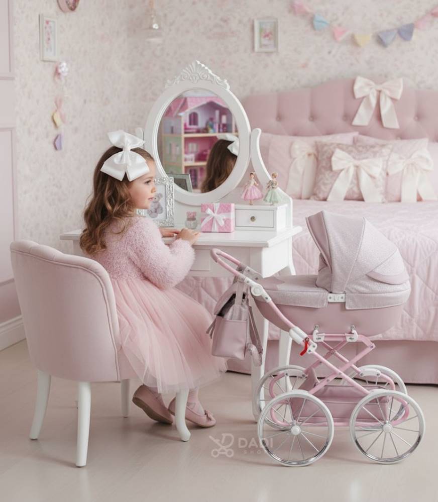 Różowy wózek dla lalek Junama Dolce Mini retro, jak prawdziwy, sesja z dziewczynką – dadi-shop.