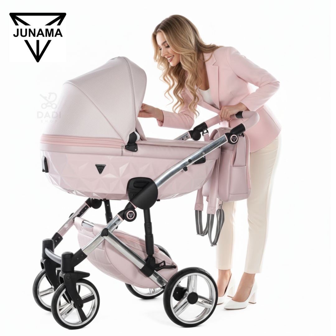 Wózek 2w1 - Junama Dolce Rosa Diamond 01 – różowy wózek dziecięcy z gondolą 3D, sesja z modelką, dadi-shop