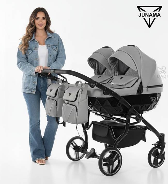 Wozek dla blizniat wielofunkcyjny Junama Duo Basic szary sesja z modelka jeden obok drugiego- dadi shop