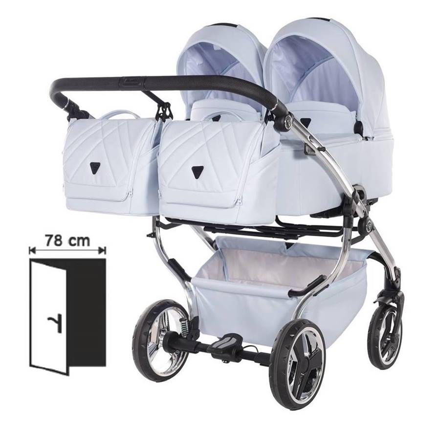 Przód i bok gondoli Junama Duo V3 Eco Baby Blue – wózek bliźniaczy 78 cm szerokości.