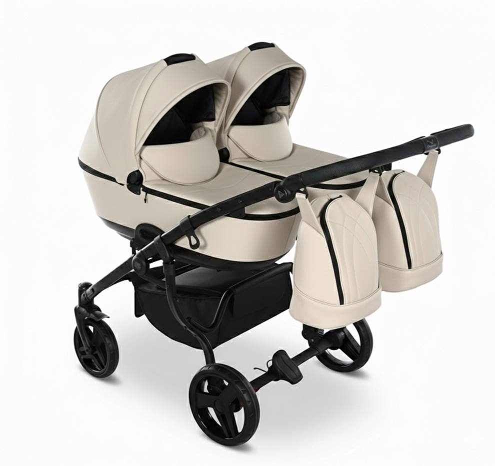 Dwie przestronne gondole w wózku Junama Space Duo dla bliźniąt.