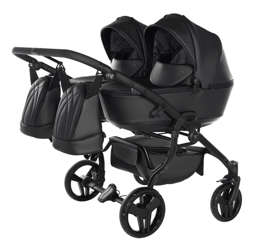 Wózek bliźniaczy jeden obok drugiego Junama Space Duo 03 Black. Dwie komfortowe gondole.