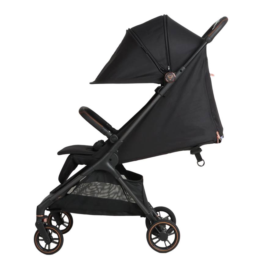 JUNAMA AVIATOR Carbon Black z regulowanym oparciem w pozycji leżącej i dużą budką