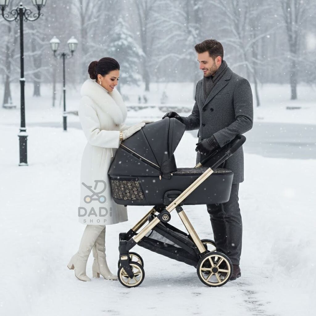 Para przy wózku Junama Ellegante Art Deco 06 Black w zaśnieżonym parku miejskim.