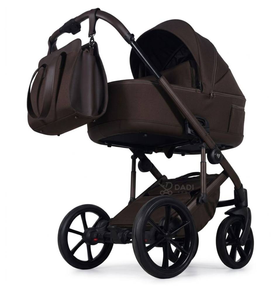 Ujęcie od dołu lekkiej gondoli Junama EPP – nowoczesna konstrukcja 3w1