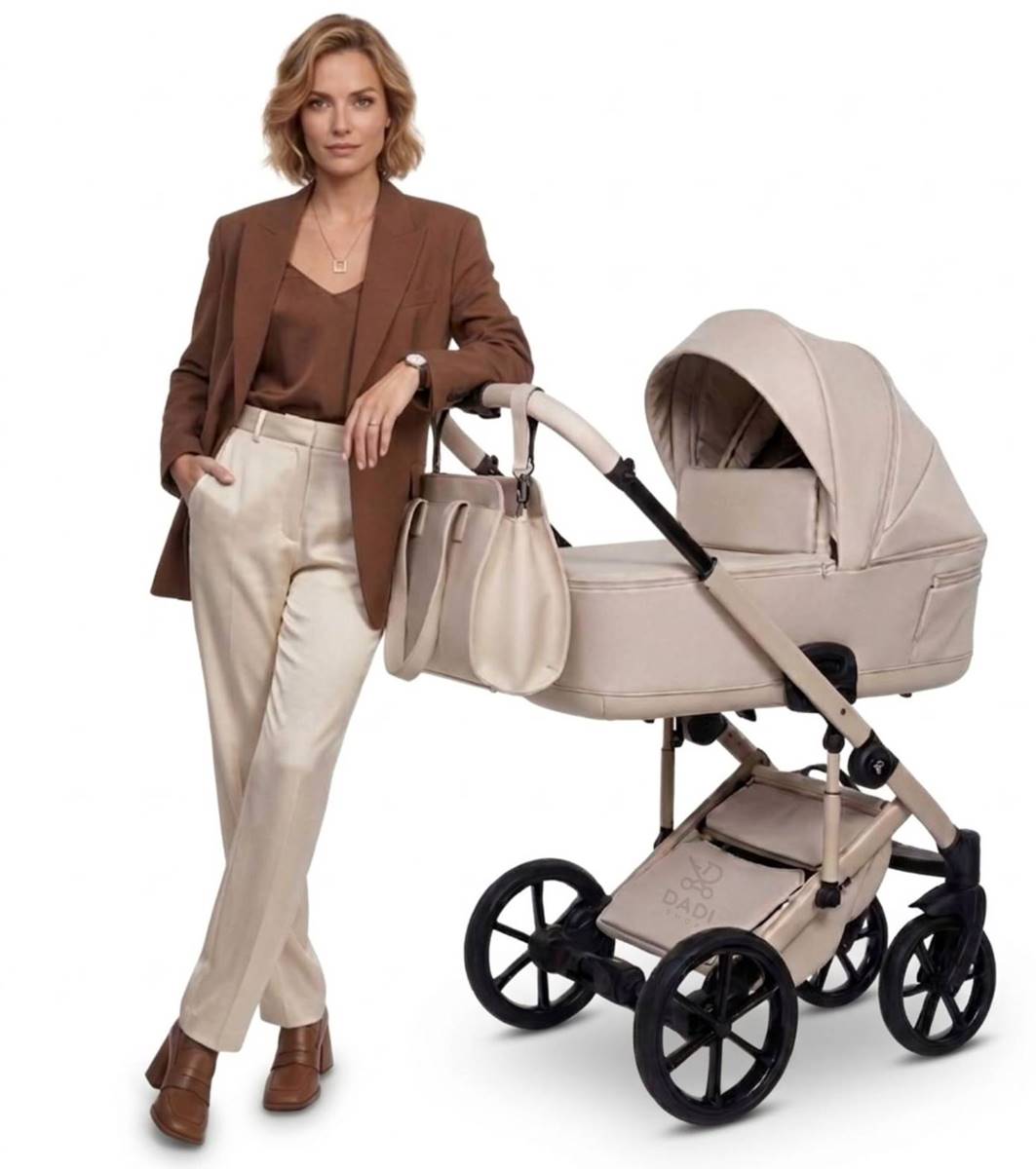 Wózek Junama Termo Ellegante 2w1 Light Beige z gondolą – elegancka sesja studyjna.