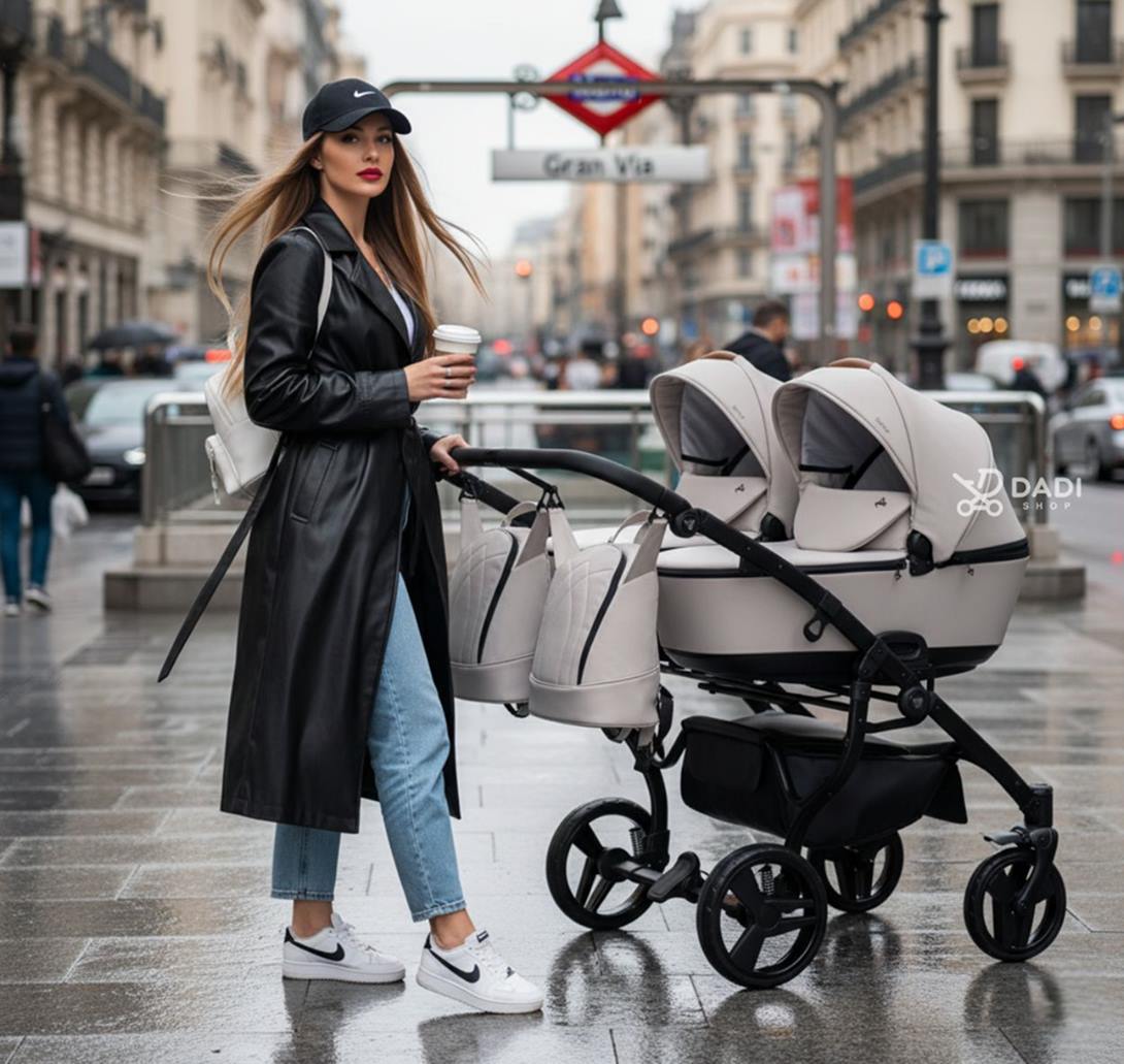 Wózek bliźniaczy Junama Space Duo 01 Grey w stylu street style z modelką. Sklep dadi-shop