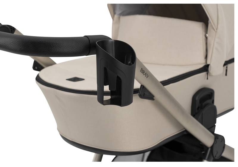 Regulowana rączka i uchwyt na kubek w wózku Kunert Brav - detal