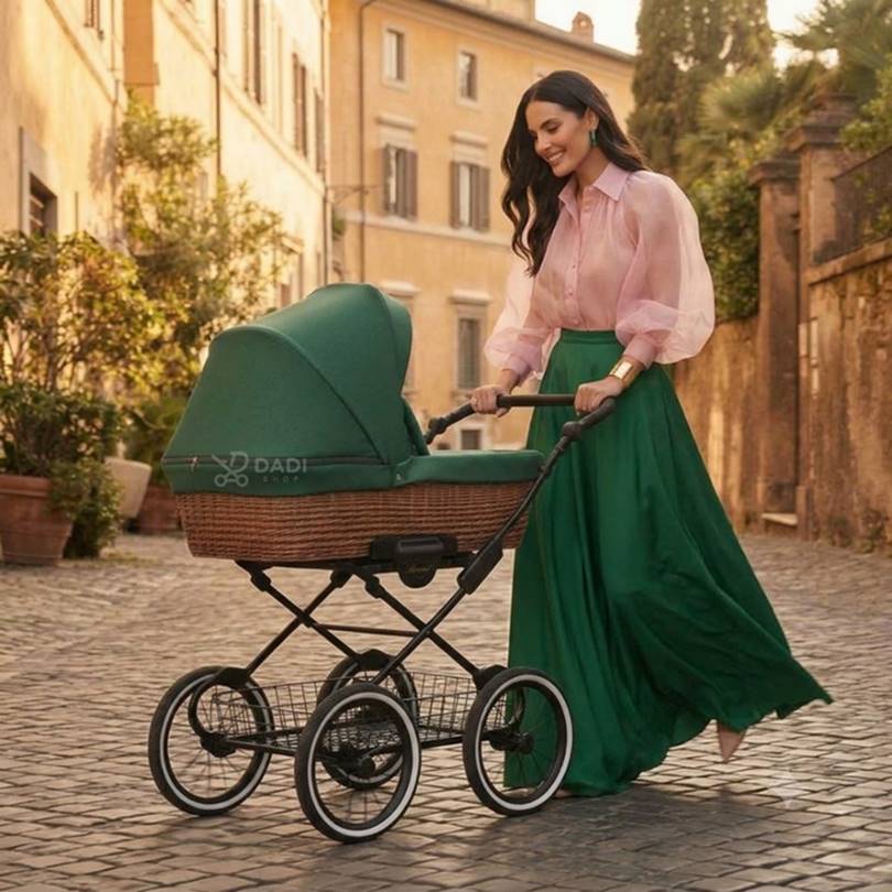 KUNERT Romantic Classic wózek w stylistyce retro podczas spaceru.