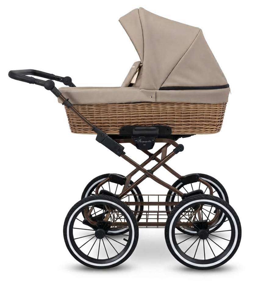 Wózek retro Kunert Romantic Classic na brązowej ramie, z wiklinową gondolą i tapicerką w kolorze 12 Cappuccino Eco, widok z boku na białym tle.