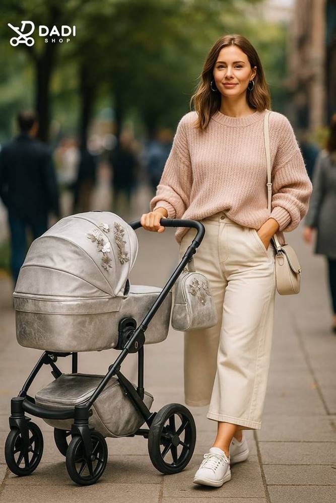 Mama spaceruje z modnym wózkiem wielofunkcyjnym Natoni Vespa Blossom Silver – idealny wybór dla szczęśliwego macierzyństwa, Dadi Shop online