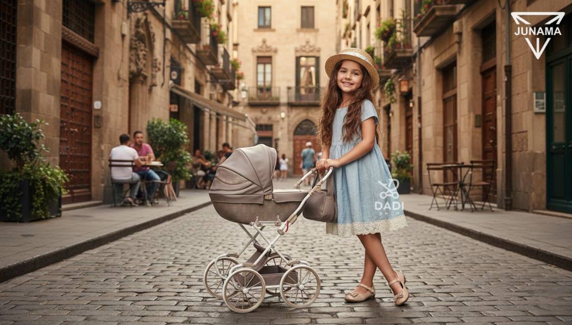 Wózek dla lalek dla 9-latki Junama Art Deco Mini 02 w plenerze – elegancki beżowy model dla starszej dziewczynki. dadi-shop