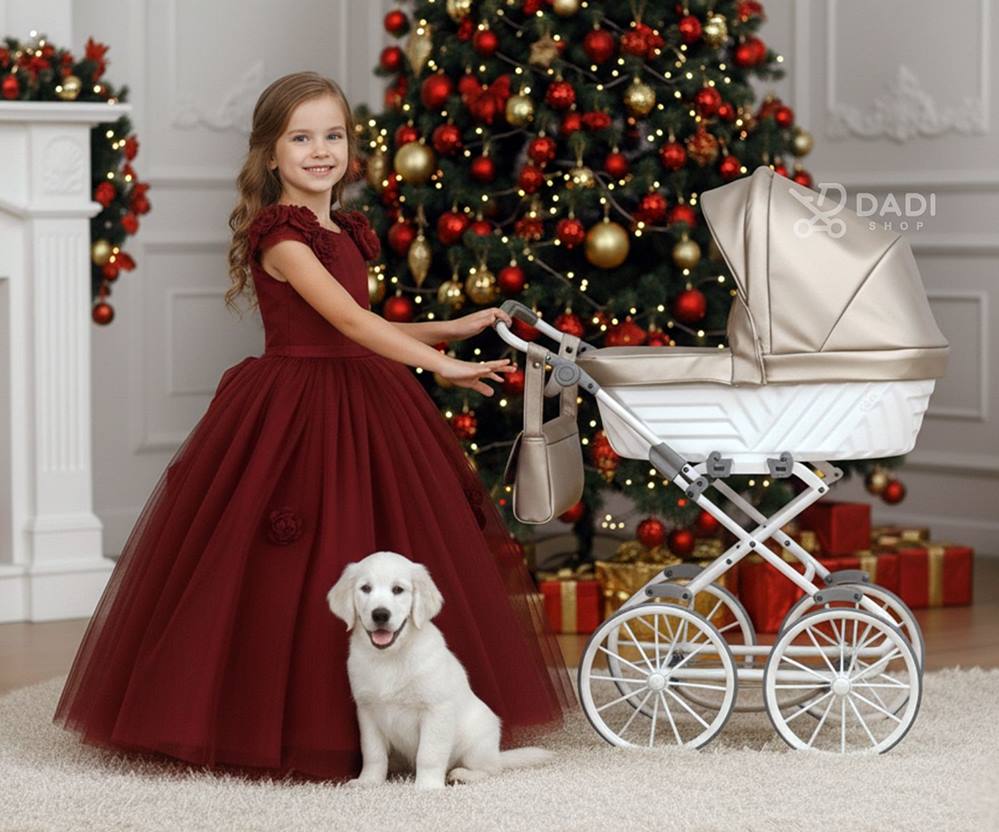 Christmas dolls pram Rossie Kunert with girl by Christmas tree – holiday session – Dadi-shop